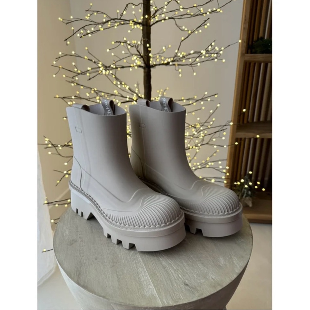 Chloé Raina boots, NEW WITH TAG + BOX, NEVER WORN